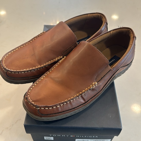 Tommy Hilfiger 8.5 men’s shoes - only worn a few times - in great condition! - Picture 5 of 5